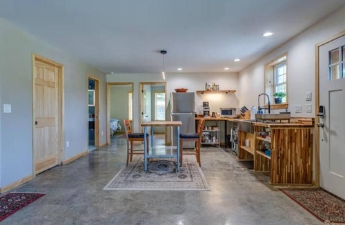 Himrod Cabin | Charming 2-bedroom Wooded Cottage Retreat in the Finger Lakes