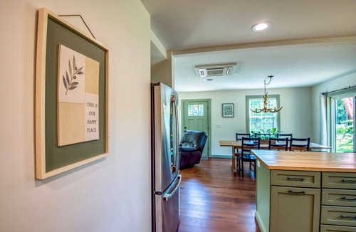 Bartlett Cabin | Charming 3-bedroom cabin with AC in Bartlett mins from Storyland & hiking