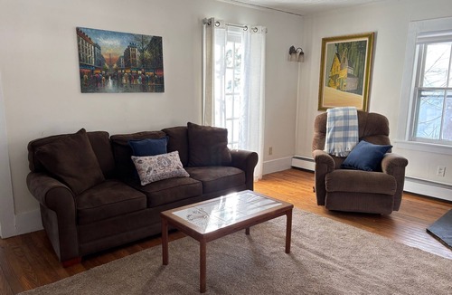 Lenox House | Charming 3-bedroom farmhouse in Lenox