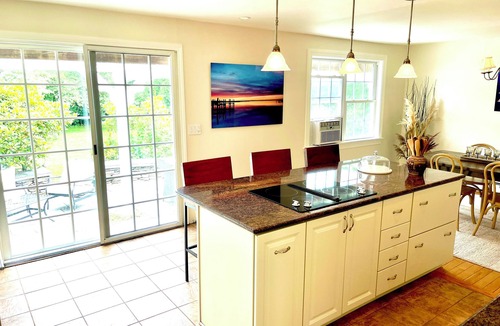 Pawcatuck House | Charming 3 bedroom house in Stonington