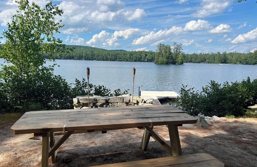 Raymond House | Charming 3-bedroom home in Sebago Lake Region