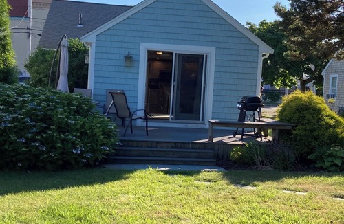 Kenberma House | Charming 3-bedroom house with AC & WiFi in Hull; steps to Nantasket beach