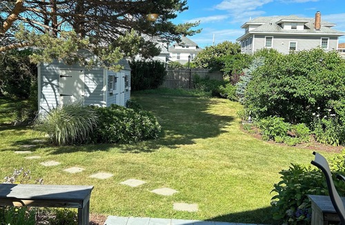 Kenberma House | Charming 3-bedroom house with AC & WiFi in Hull; steps to Nantasket beach