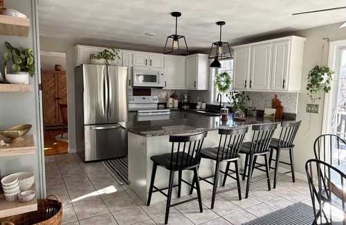 Charlestown House | Charming 3-bedroom house in delightful Charlestown with AC sleeps 8 beach pass