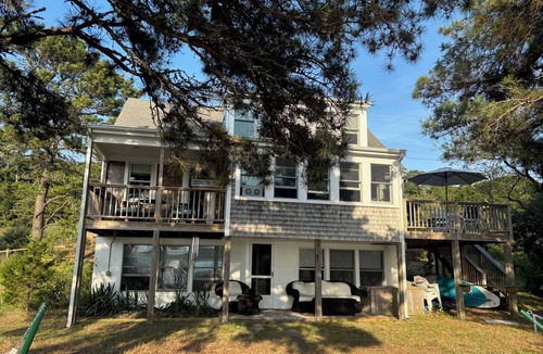 Eastham House | Charming 3-bedroom waterfront home in Eastham