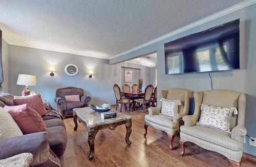 Breslau House | Charming 3 Room Cottage in the city
