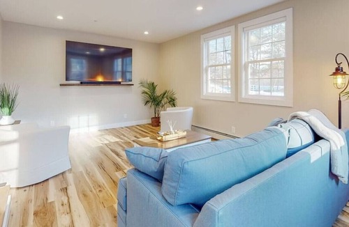 Gorham House | Charming 3BR Farmhouse | Nature Getaway