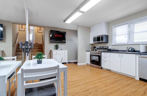Kitchener House | Charming 3BR Home in Quiet Kitchener Neighborhood