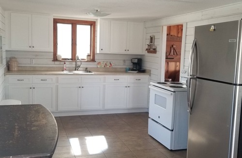 Old Lyme Cottage | Charming 4-bedroom beach front cottage in beautiful Old Lyme Ct