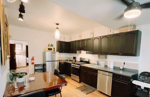 North Ironbound House | Charming 4-bedroom house with WiFi in trendy Ironbound, Newark
