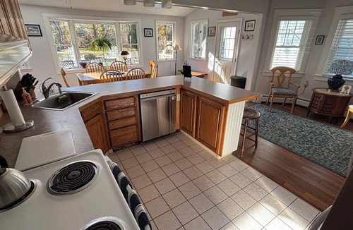 Charlestown House | Charming 4-bedroom dog friendly cape close to town and beaches