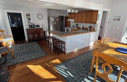 Charlestown House | Charming 4-bedroom dog friendly cape close to town and beaches