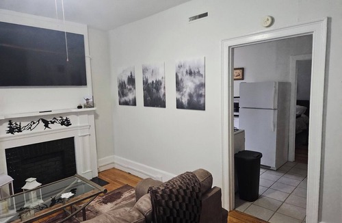 Utica House | Charming Adirondack-Inspired 2nd Floor-2BR/Near Wynn, Nexus and Downtown.