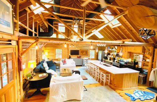 Boothbay Harbor Cabin | Charming and Modern Log Cabin near the Ocean. Level II EV Charging on site!