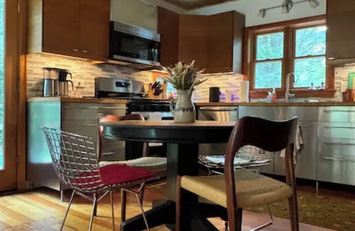 Lanesville House | Charming and secluded 2-bedroom cottage in the Catskills with WiFi and AC