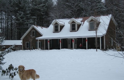 Londonderry House | Charming and Spacious Vermont farmhouse SPECIAL RATES FOR 30+ DAY RENTAL
