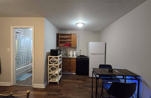Camden Apartment | Charming apartment in beautiful Camden near Philadelphia