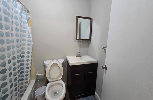 Camden Apartment | Charming apartment in beautiful Camden near Philadelphia