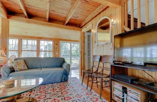 Sebascodegan Island House | Charming Bayview Cottage with Deck, Firepit, Garden - 200