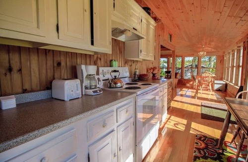 Sebascodegan Island Cabin | Charming Bayview Cottage with Deck, Firepit, Garden - 200