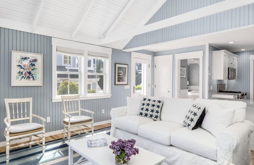 Provincetown Cottage | Charming Beachfront 1 Bedroom, 1 Bath Cottage – Near West End. Stunning Views!