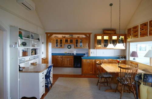 Ocean Park House | Charming beachfront cottage--private beach access and ocean views
