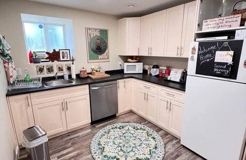 Estevan Bed & Breakfast | Charming Bed & Breakfast! 2