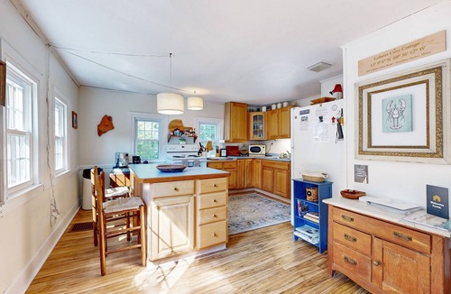 Bayville House | Charming Boothbay Harbor cottage with partial AC, full kitchen, and sun room