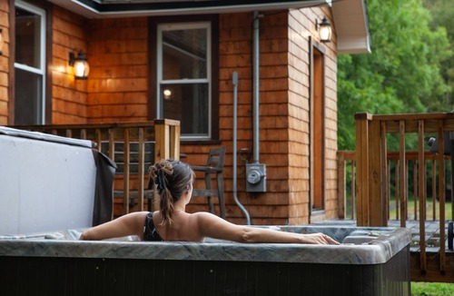 Ellenville Cabin | Charming cabin with Hot Tub, near Minnewaska