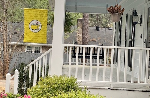 Augusta House | Charming Cape Cod Style Home-Masters Rental