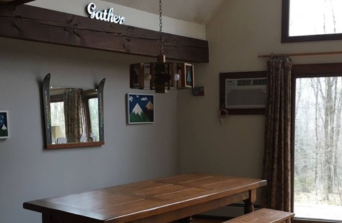 Londonderry Ski Chalet | Charming Chalet - PERFECT FOR FAMILIES!!!