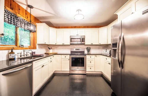 West Dover Ski Chalet | Charming chalet with hot tub, ski shuttle, ski home trail