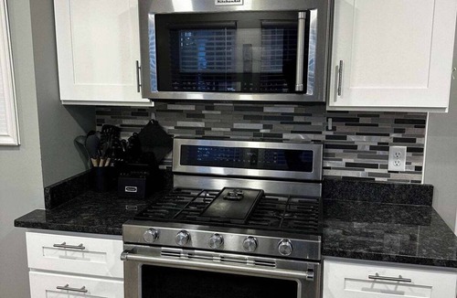 North Chatham House | Charming Chatham Bungalow- Minutes to Beaches and Downtown Chatham