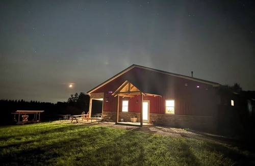 Cortland Cottage | Charming Clover Creek Inn, On Summerhill Brewing