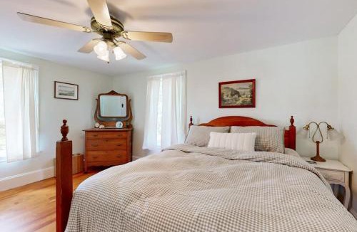East Sullivan House | Charming Coastal Retreat with Ocean Views, Porch and Private Cabin
