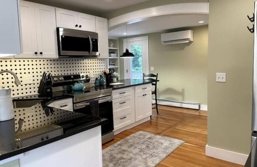 Jamestown House | Charming Cottage in Jamestown