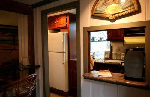 Phoenixville House | Charming Cottage Getaway in Chester Springs, Pennsylvania