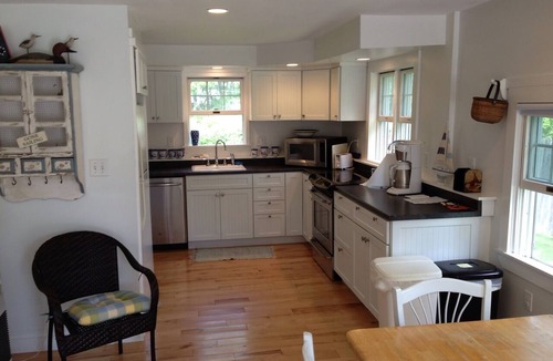 Kennebunk Cottage | Charming Cottage - Walk to Beach and Dock Square in the Port
