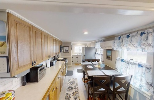 West Yarmouth Cottage | Charming Cottage Close to Hedge Row and Englewood Beaches