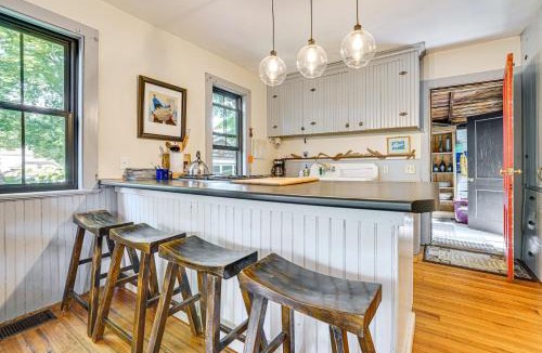 Boothbay Harbor House | Charming Cottage w/Patio, Walk to Boothbay Harbor
