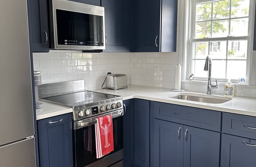 York Harbor Cottage | Charming Cottage w/WiFi, AC in York, Walking Distance to Long Sands Beach