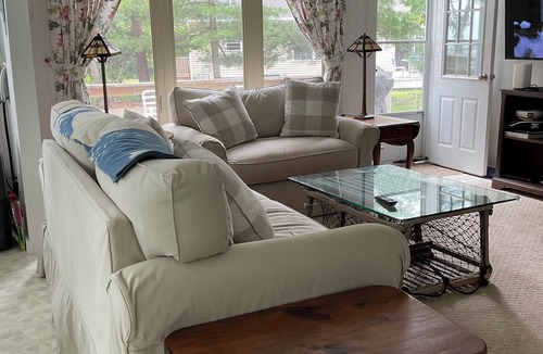 Mashpee Neck Cottage | Charming cottage with 2 bedrooms and WiFi, AC in enchanting Mashpee