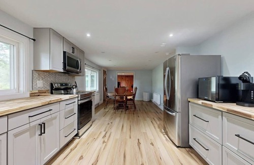 Union House | Charming Cottage with Modern Updates, BBQ Grill, and Nearby Attractions