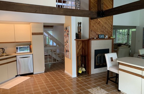 Old Orchard House | Charming Country Home Surrounded by a Spacious, Park-Like Garden