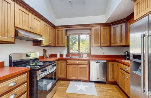 North Chatham House | Charming Dog Friendly North Chatham Ranch