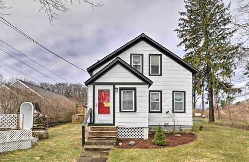 Sandwich House | Charming Family-Friendly Getaway in Sandwich!