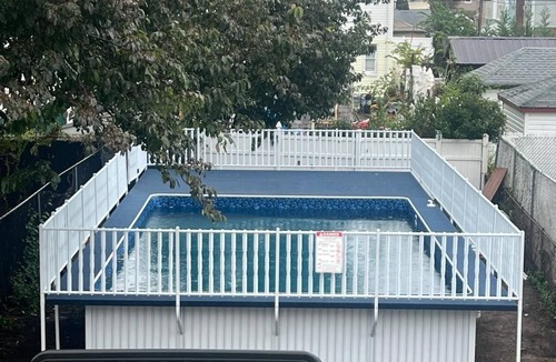 Queens House | “Charming Family-Friendly Home in a Peaceful Neighborhood- With Pool