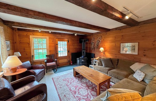 Strafford House | Charming Farm house, Sleeps 11.