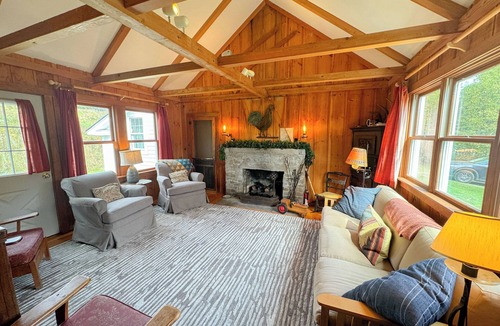 Strafford House | Charming Farm house, Sleeps 11.