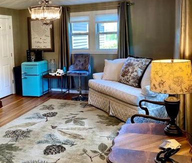 Voluntown House | Charming Guest House Stay in a Private Ensuite in Voluntown, Connecticut